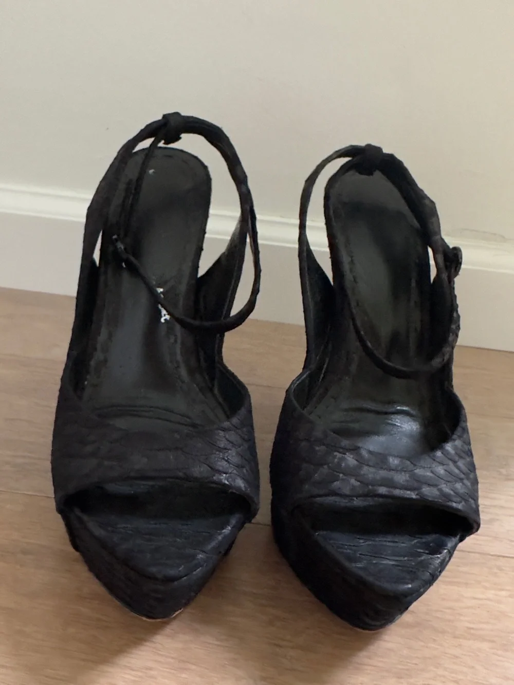 Alice + Olivia Black Wedge Ankle-Strap Sandals Size Eur 40